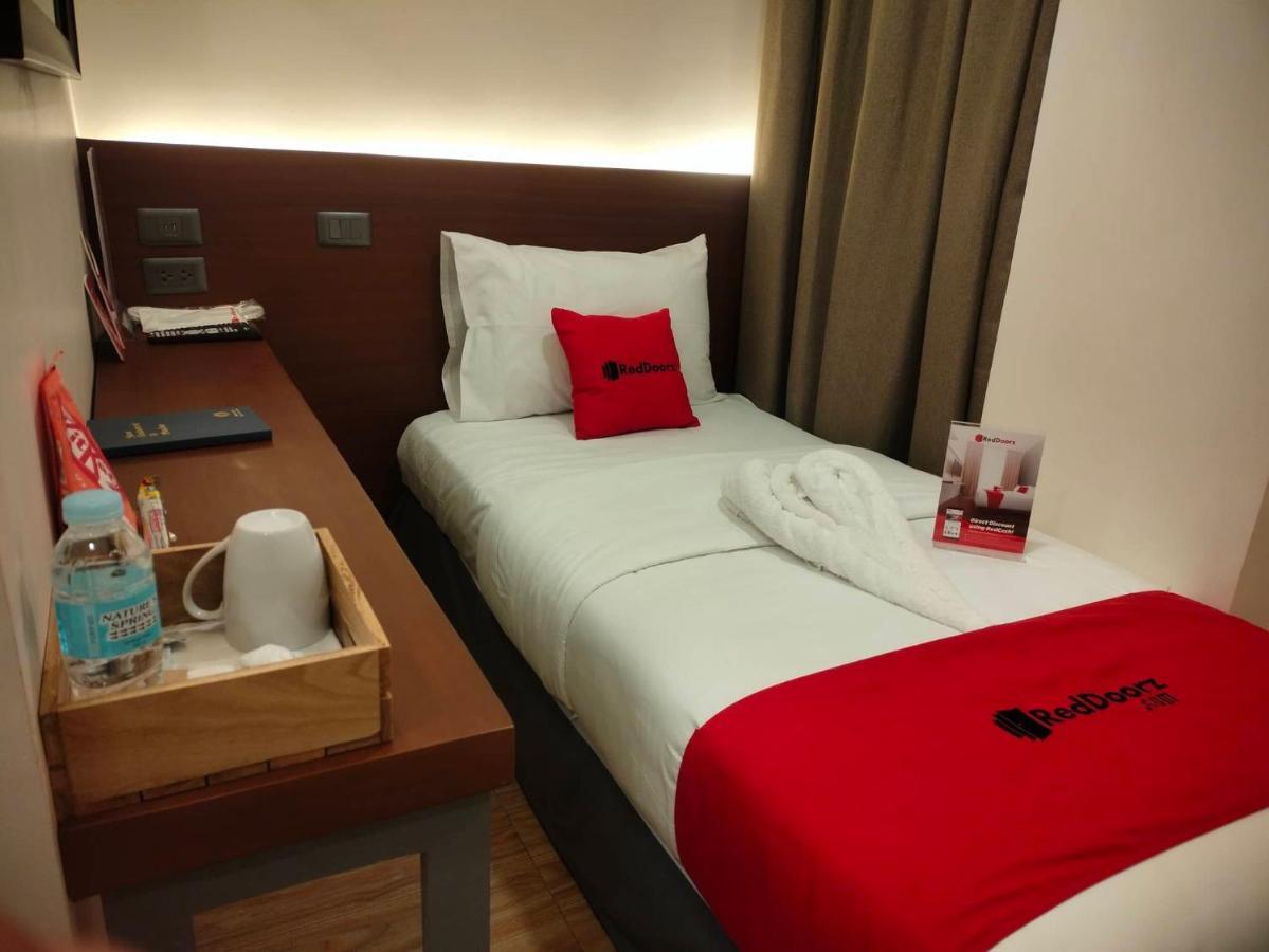 Reddoorz Plus @ Toshiko Boutique Hotel Koronadal City Exterior photo